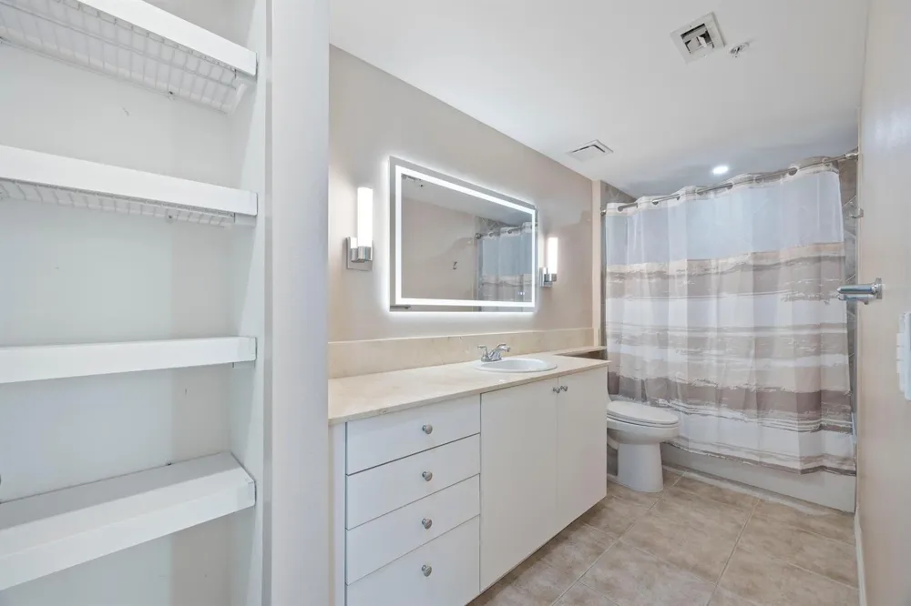 804 E WINDWARD WAY #621 Lantana, FL 33462