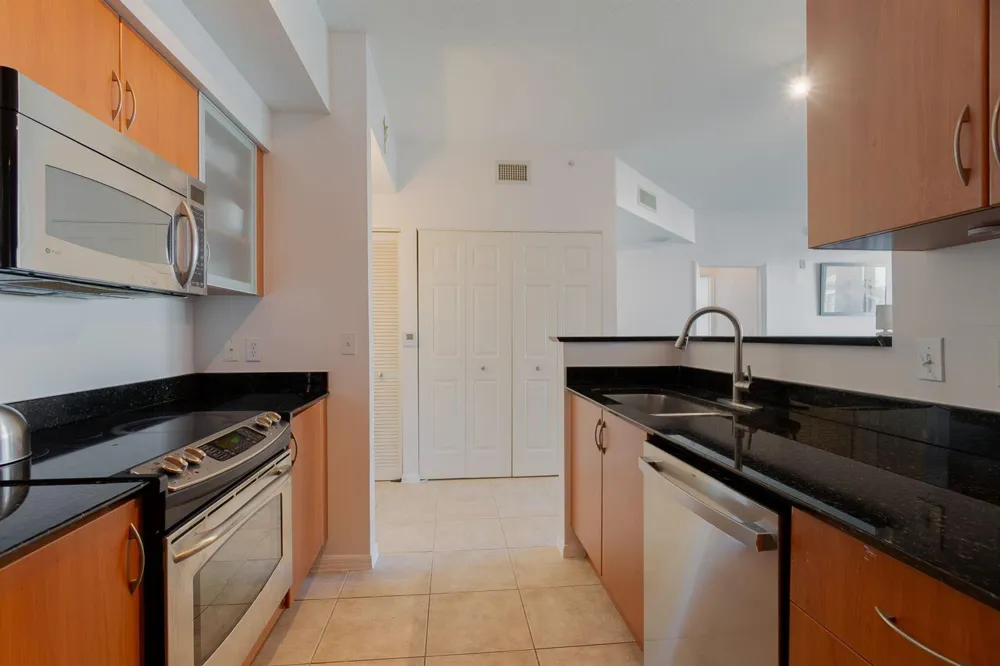 804 E WINDWARD WAY #621 Lantana, FL 33462