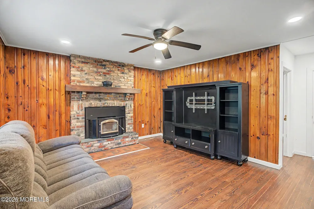 26 Frenchs Lane Tuckerton, NJ 08087