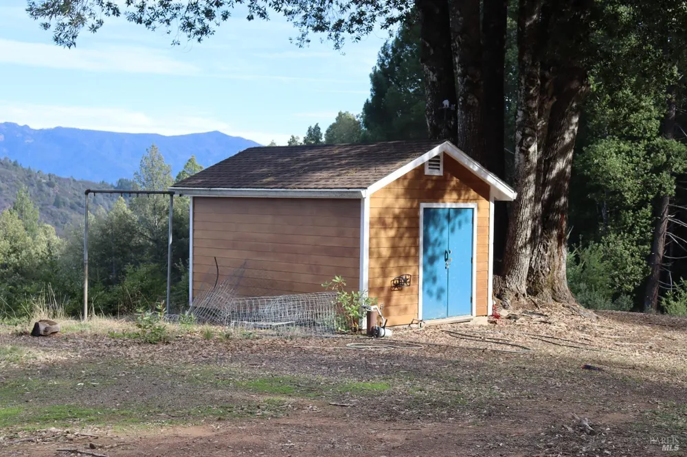 7020 Hearst Road Willits, CA 95490