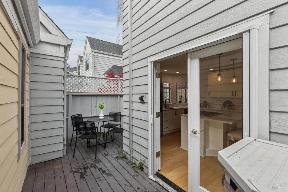 93 Ashford Avenue Mill Valley, CA 94941