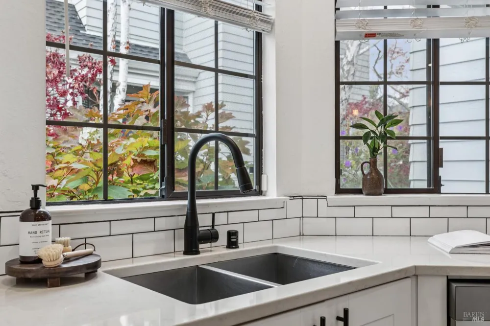 93 Ashford Avenue Mill Valley, CA 94941