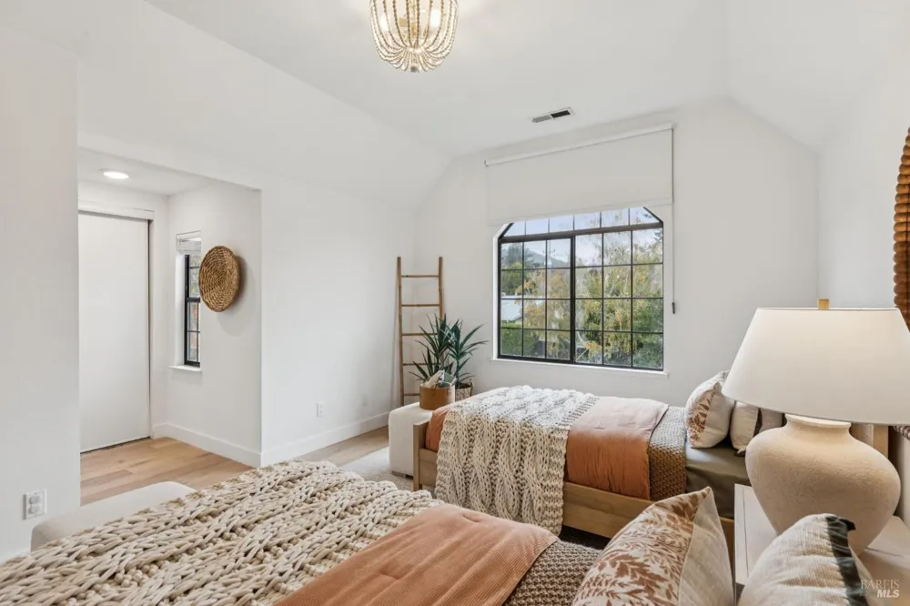 93 Ashford Avenue Mill Valley, CA 94941
