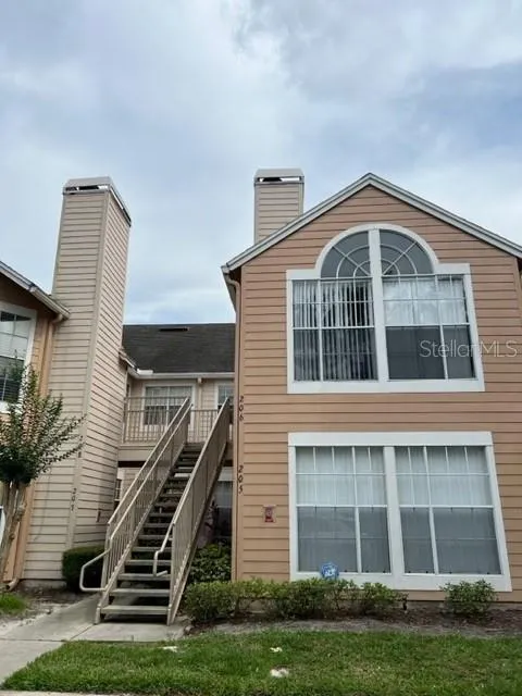 662 YOUNGSTOWN PARKWAY #206