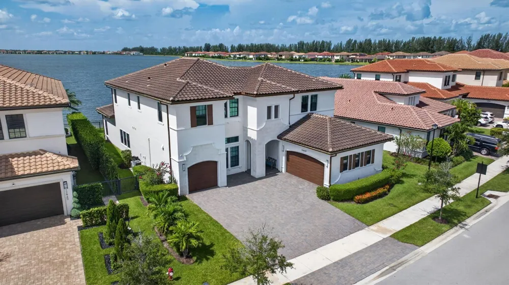 12450 PARKLAND BAY TRAIL Parkland, FL 33076