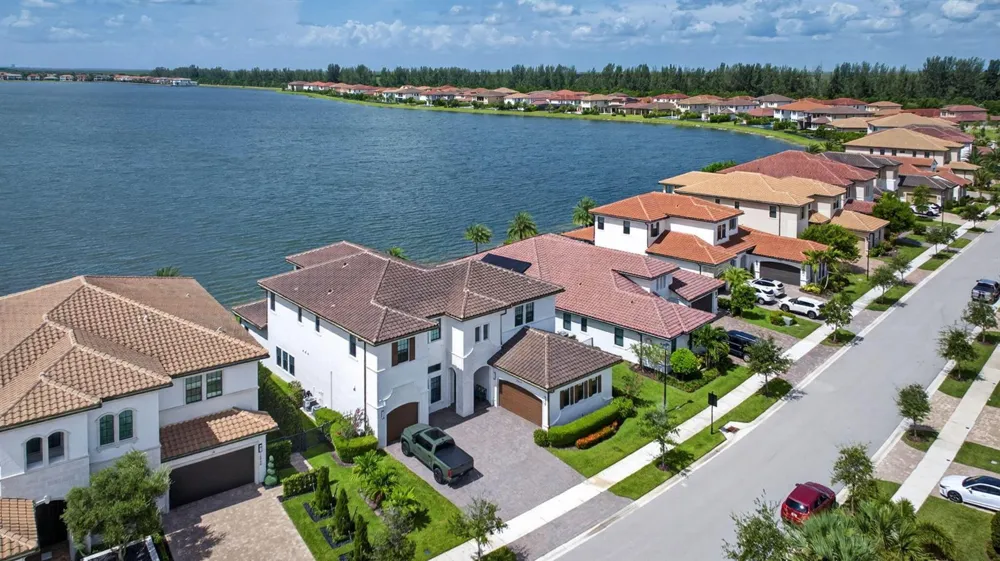 12450 PARKLAND BAY TRAIL Parkland, FL 33076