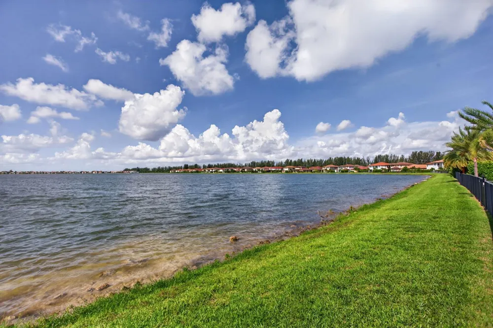 12450 PARKLAND BAY TRAIL Parkland, FL 33076