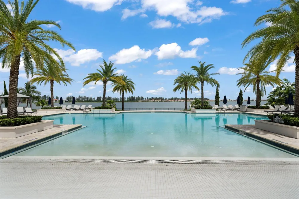 12450 PARKLAND BAY TRAIL Parkland, FL 33076