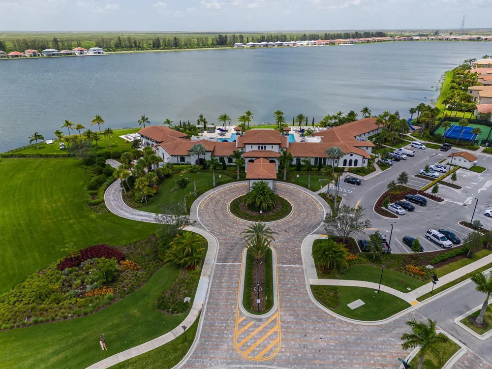 12450 PARKLAND BAY TRAIL Parkland, FL 33076