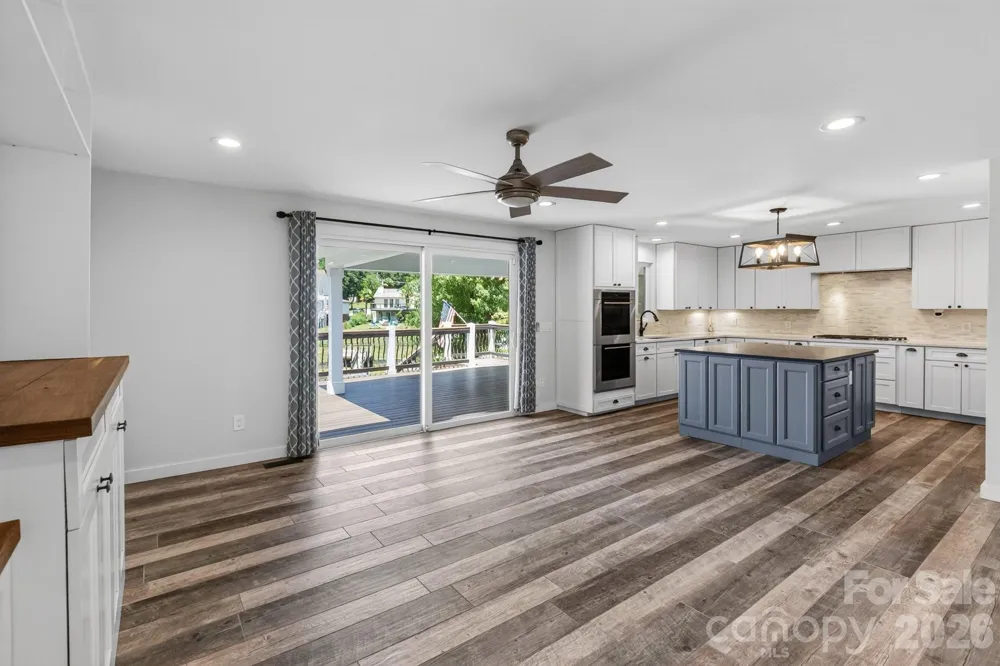 21200 Rio Oro Drive Cornelius, NC 28031
