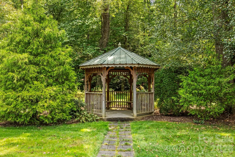 241 Fairway View Drive Etowah, NC 28729