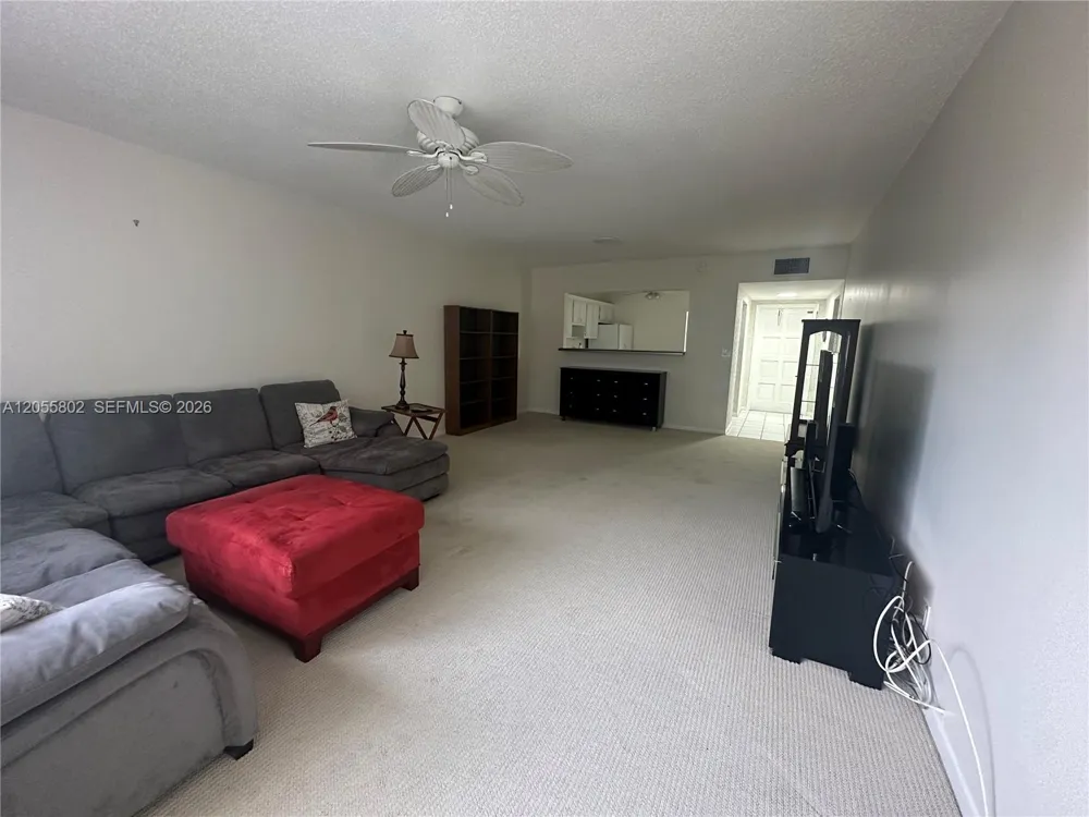 6731 Cypress Rd #301 Plantation, FL 33317