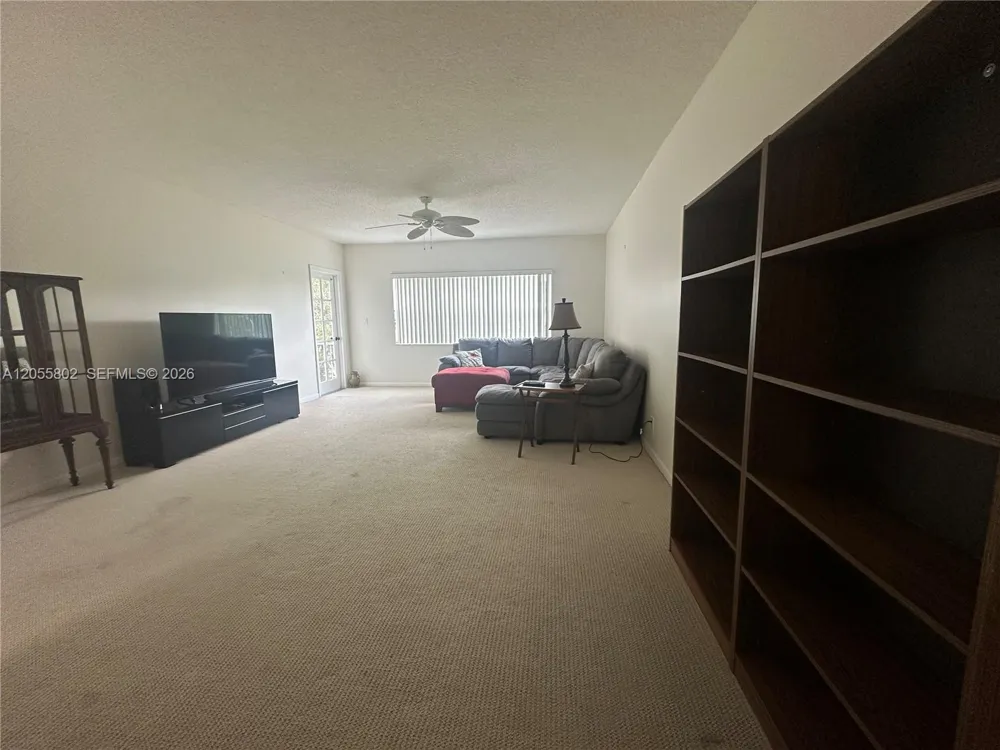 6731 Cypress Rd #301 Plantation, FL 33317