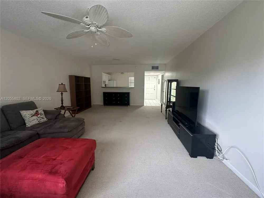 6731 Cypress Rd #301 Plantation, FL 33317