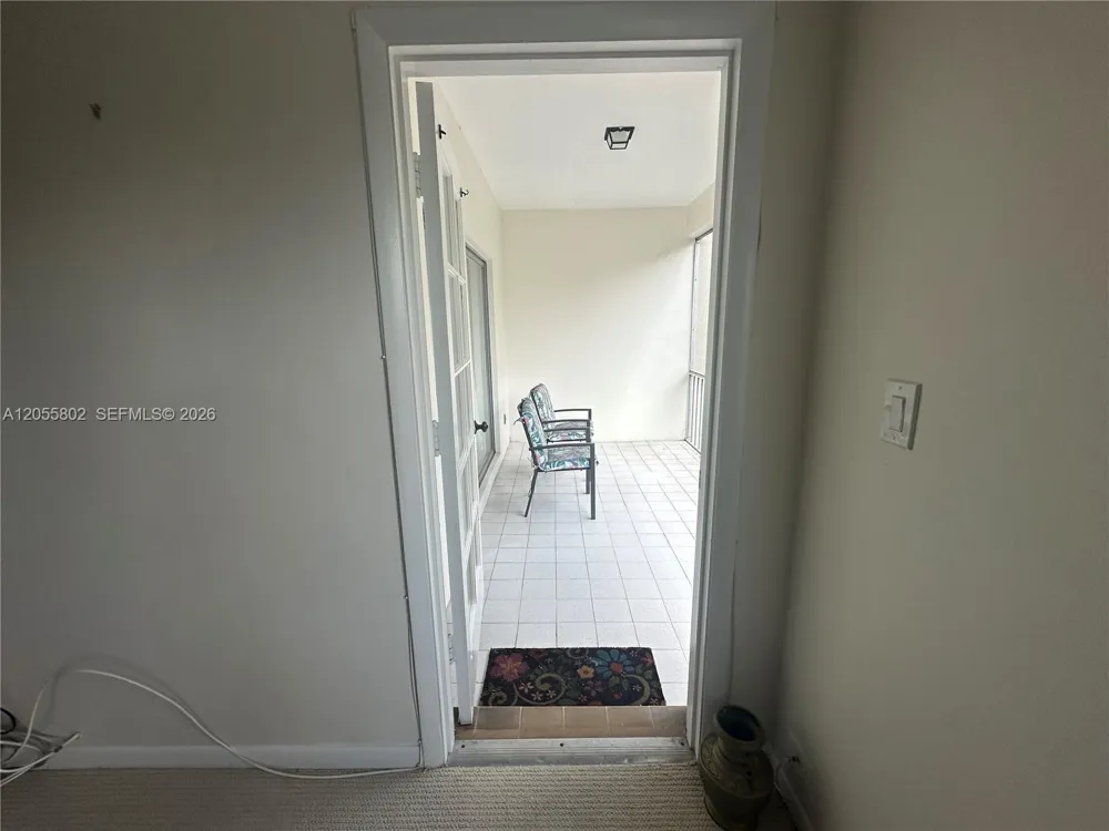6731 Cypress Rd #301 Plantation, FL 33317