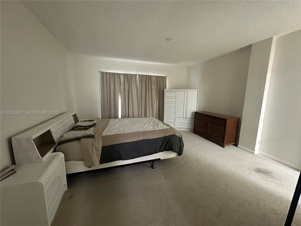 6731 Cypress Rd #301 Plantation, FL 33317