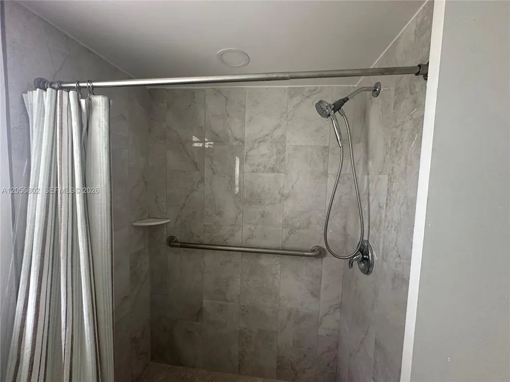 6731 Cypress Rd #301 Plantation, FL 33317