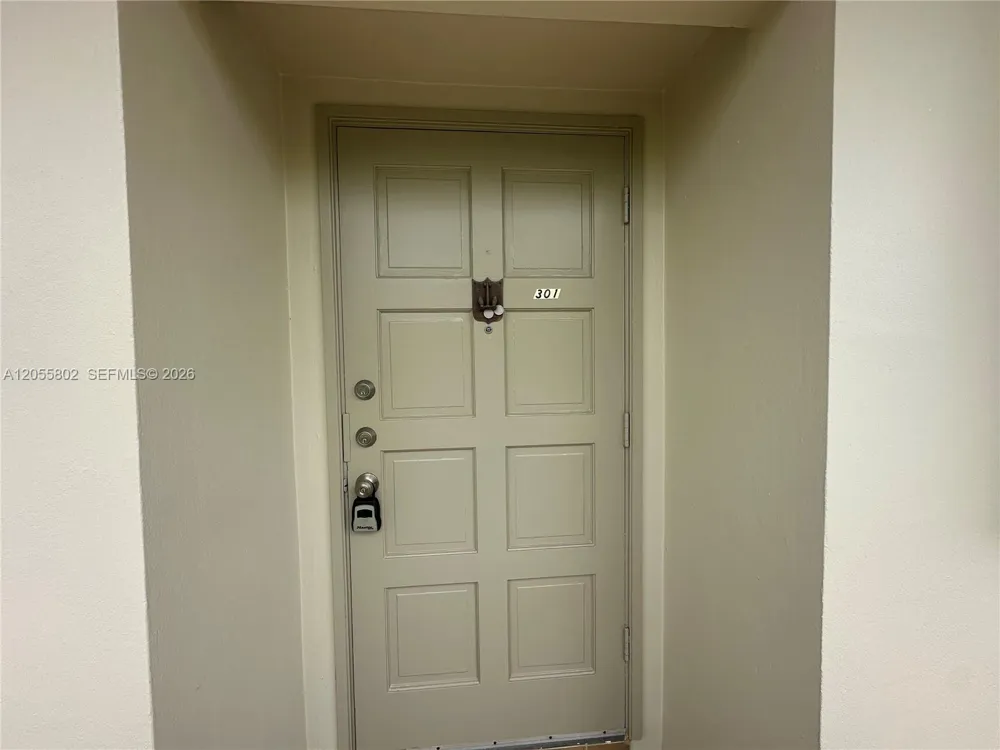 6731 Cypress Rd #301 Plantation, FL 33317