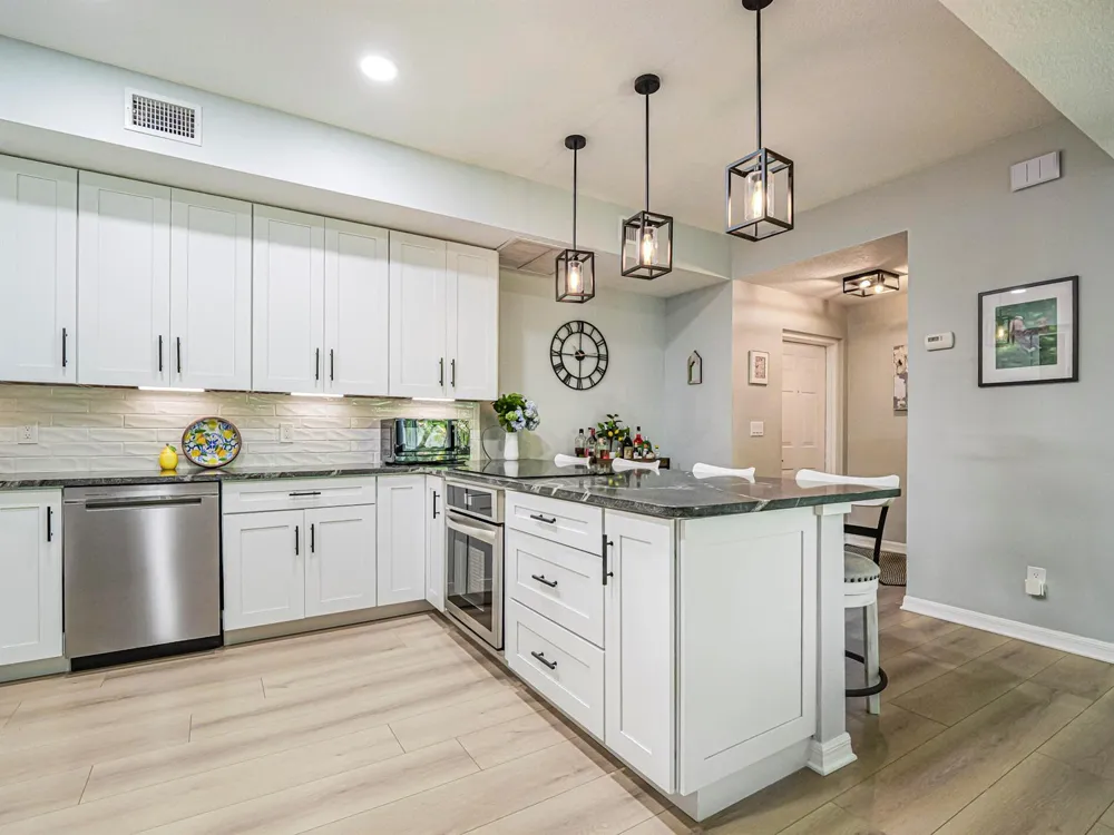 524 7th Square #102 Vero Beach, FL 32962