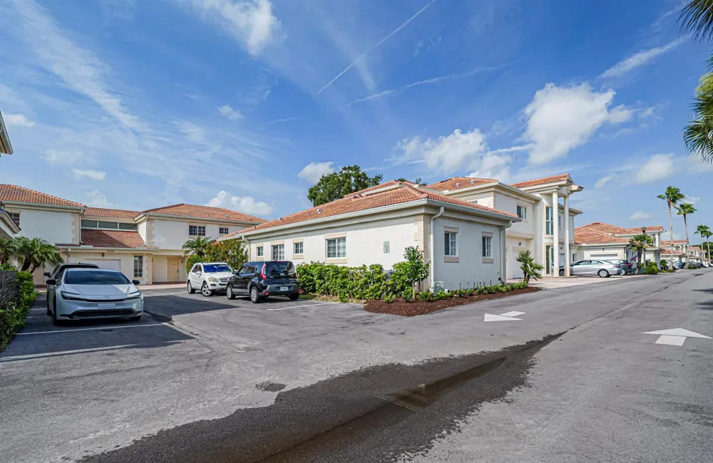 524 7th Square #102 Vero Beach, FL 32962