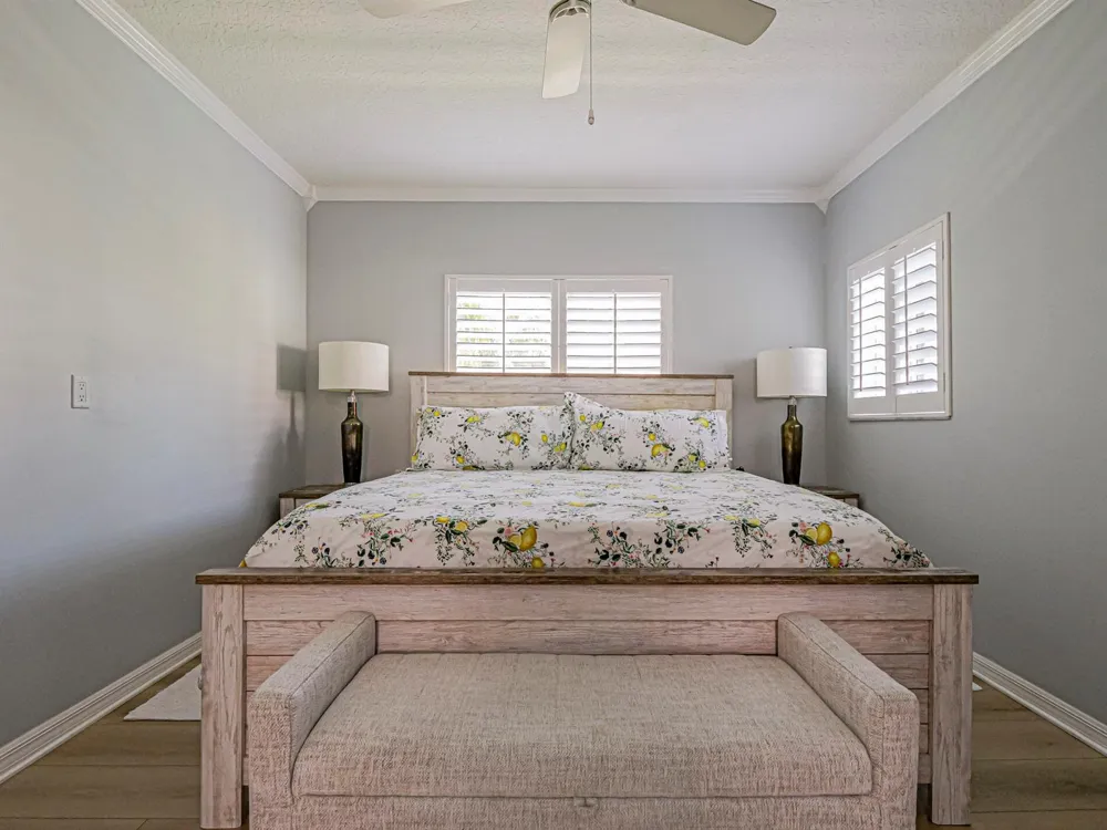 524 7th Square #102 Vero Beach, FL 32962