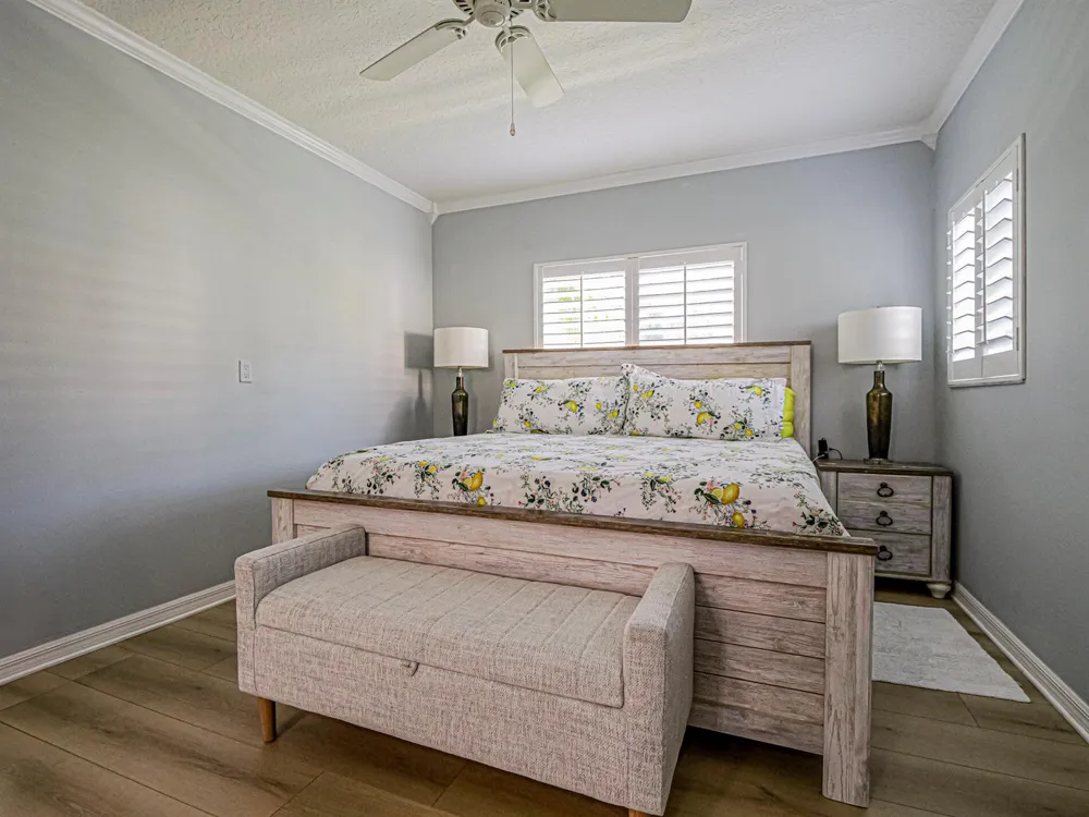 524 7th Square #102 Vero Beach, FL 32962