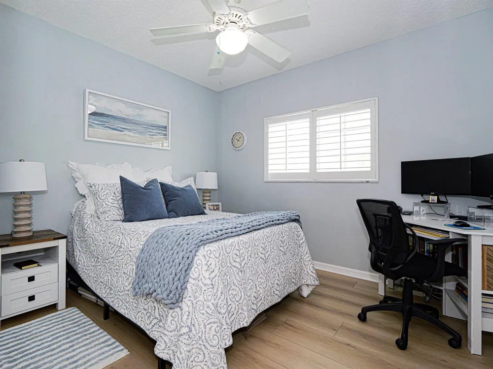 524 7th Square #102 Vero Beach, FL 32962