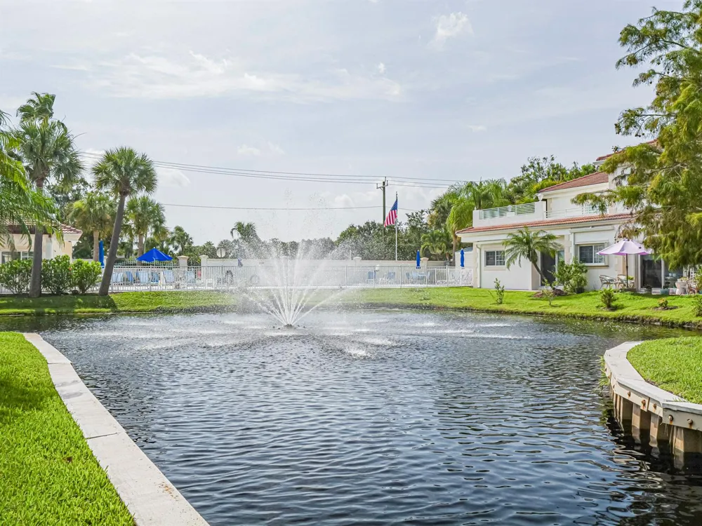 524 7th Square #102 Vero Beach, FL 32962