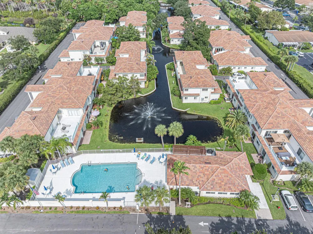524 7th Square #102 Vero Beach, FL 32962