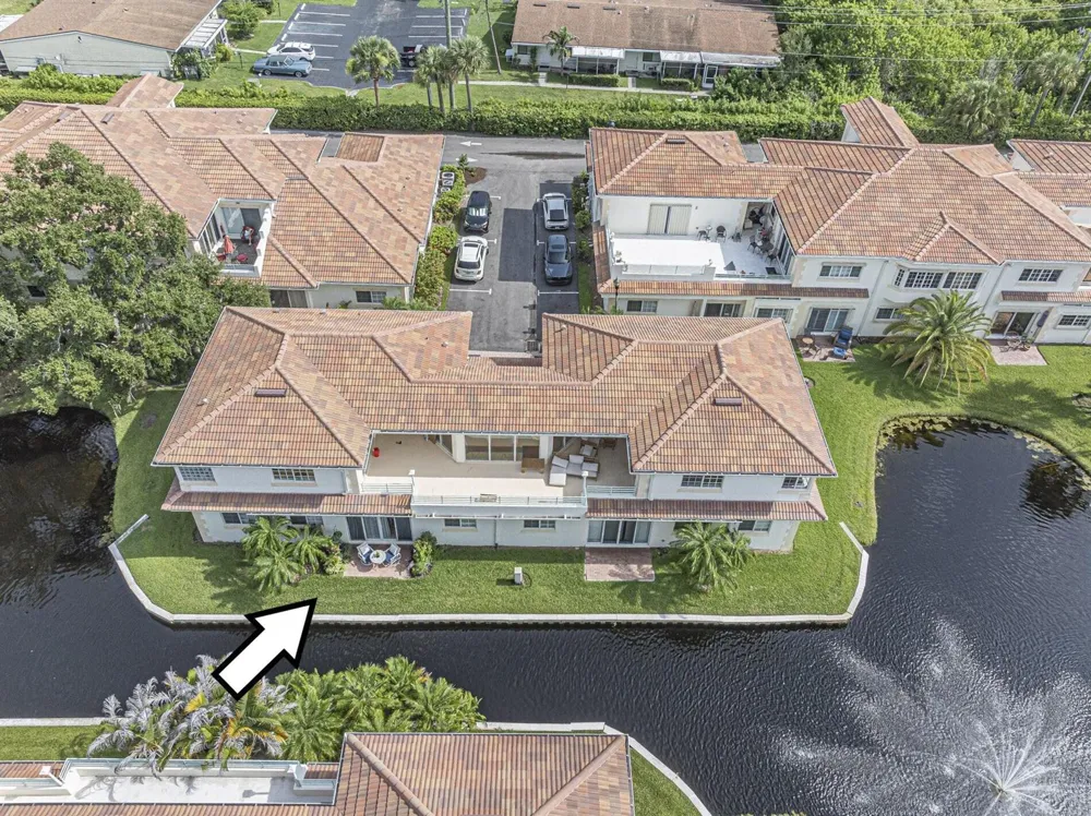 524 7th Square #102 Vero Beach, FL 32962