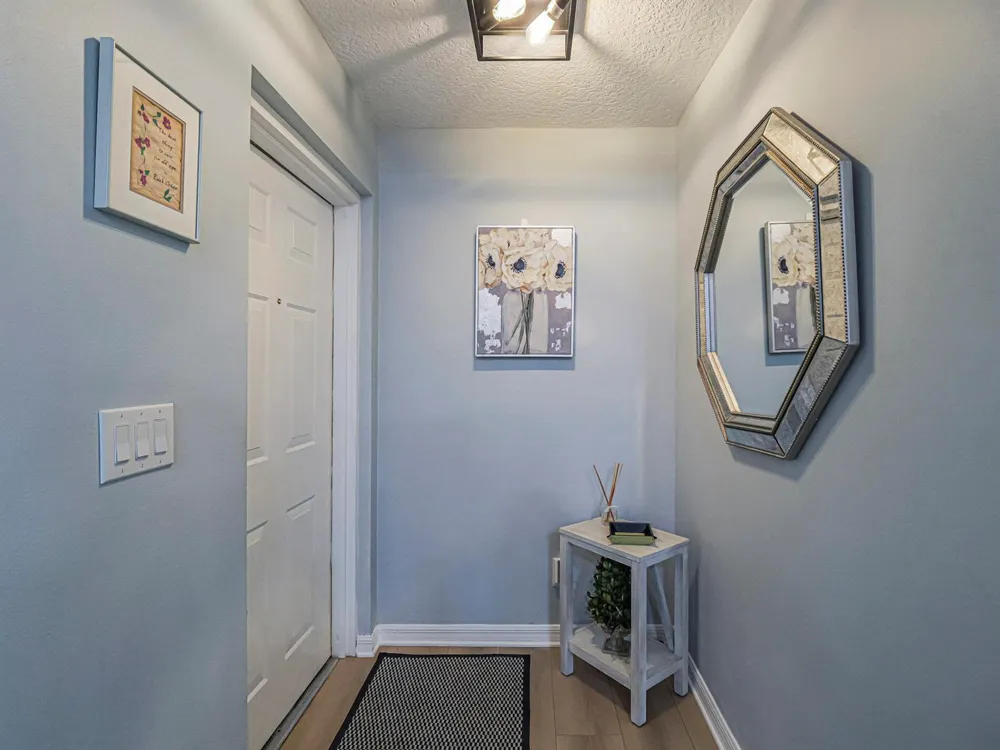 524 7th Square #102 Vero Beach, FL 32962