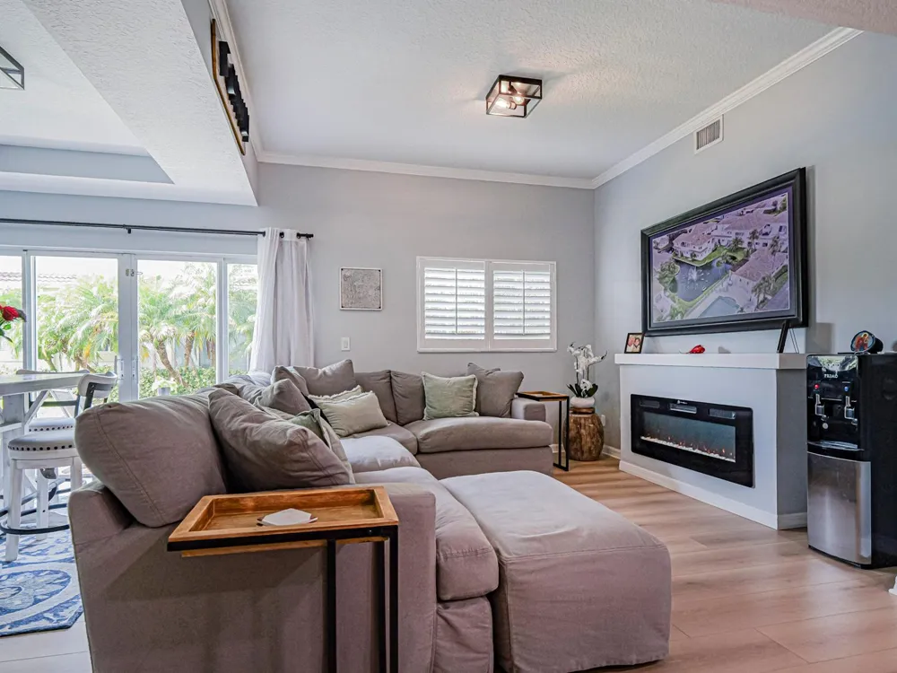 524 7th Square #102 Vero Beach, FL 32962