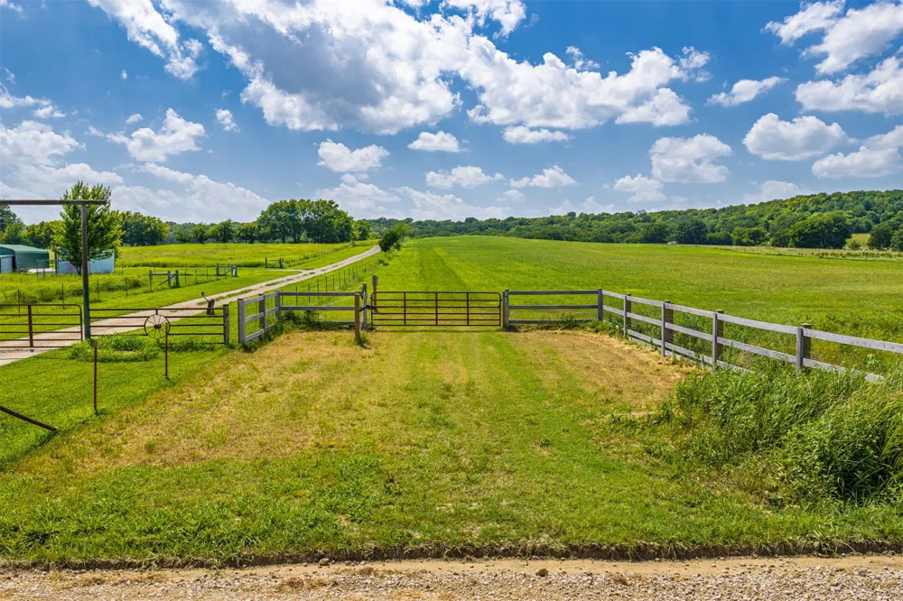 9788 4160 ROAD Claremore, OK 74017