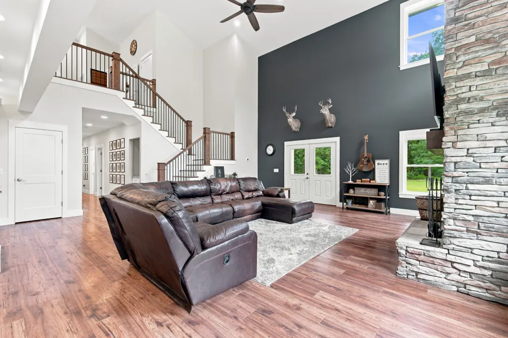 1658 Apache Trl Pegram, TN 37143