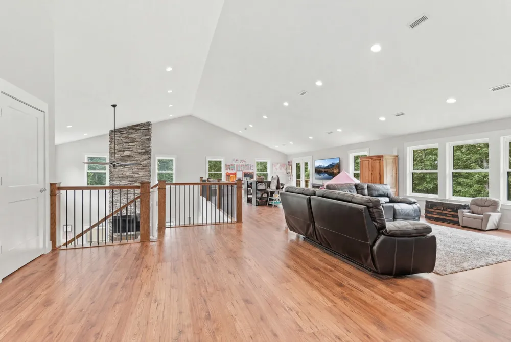 1658 Apache Trl Pegram, TN 37143