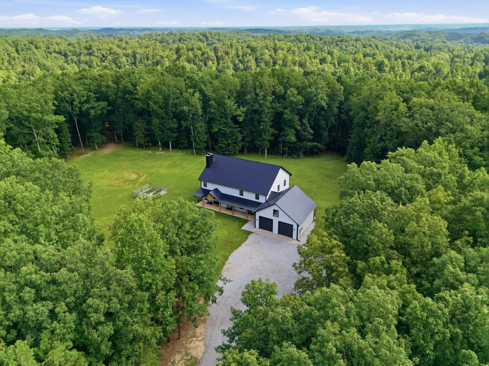 1658 Apache Trl Pegram, TN 37143