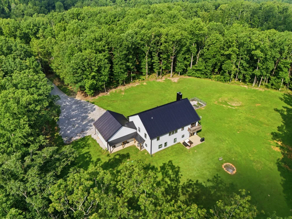 1658 Apache Trl Pegram, TN 37143