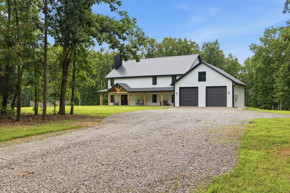 1658 Apache Trl Pegram, TN 37143