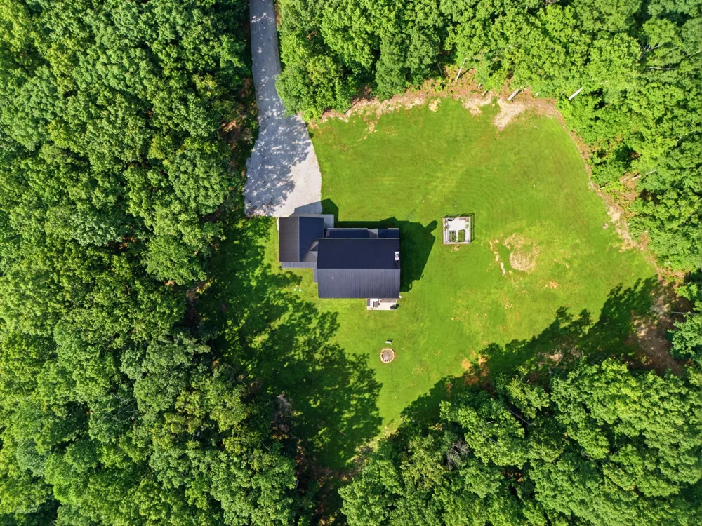 1658 Apache Trl Pegram, TN 37143