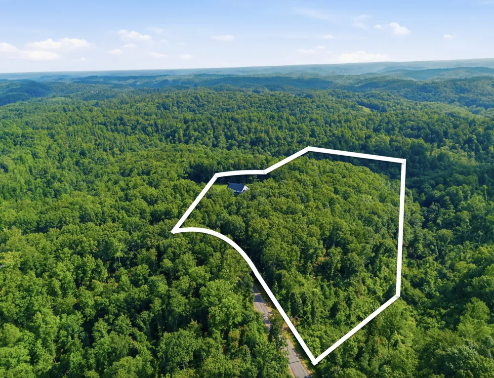 1658 Apache Trl Pegram, TN 37143