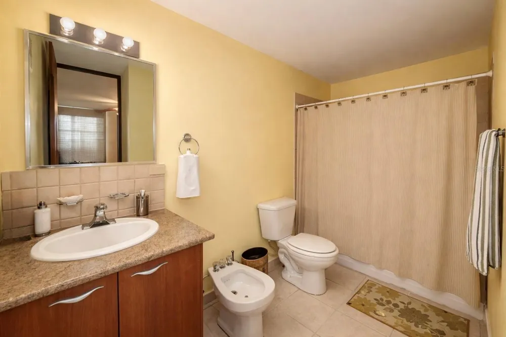 614 NE BEACHSIDE DRIVE #205 Luquillo, PR 00773