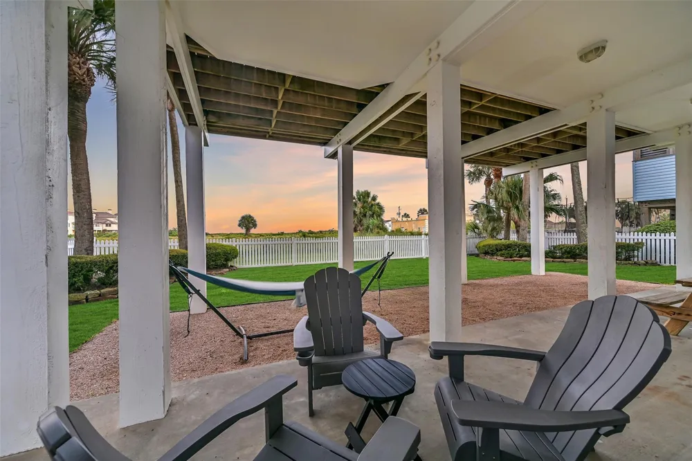 14458 Spyglass Circle Galveston, TX 77554