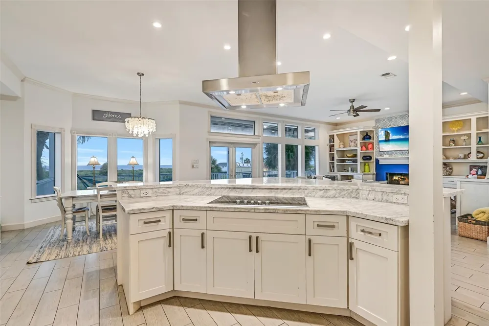 14458 Spyglass Circle Galveston, TX 77554