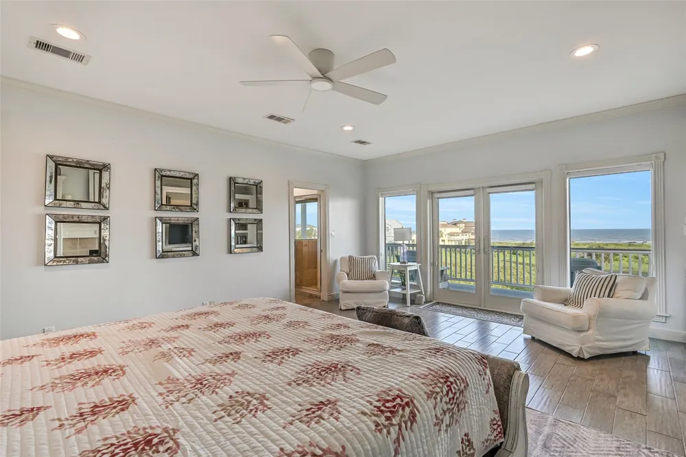 14458 Spyglass Circle Galveston, TX 77554