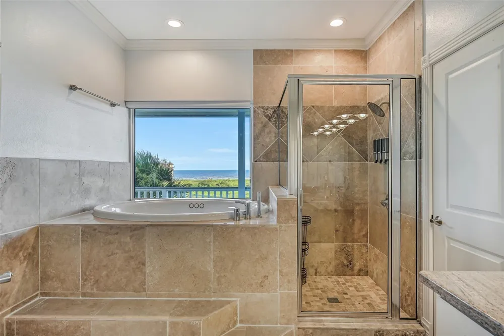 14458 Spyglass Circle Galveston, TX 77554
