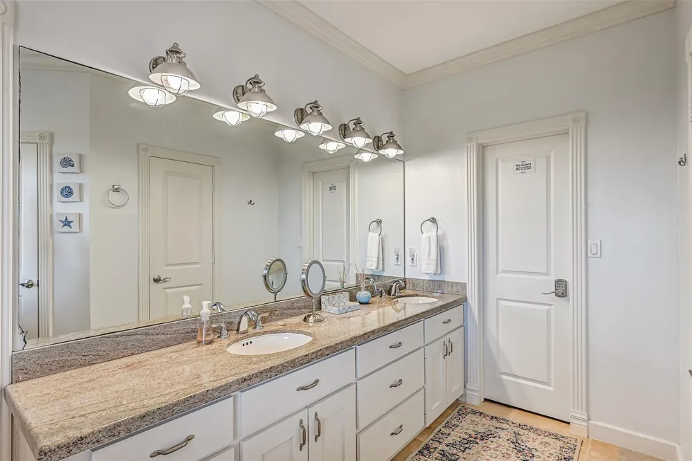14458 Spyglass Circle Galveston, TX 77554