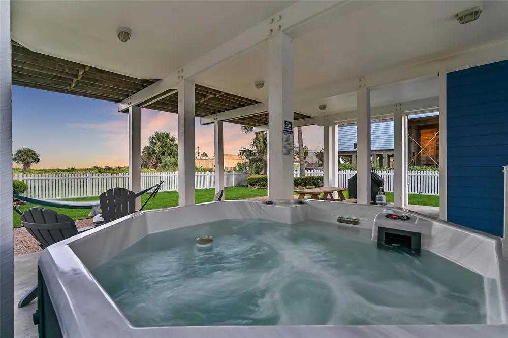 14458 Spyglass Circle Galveston, TX 77554