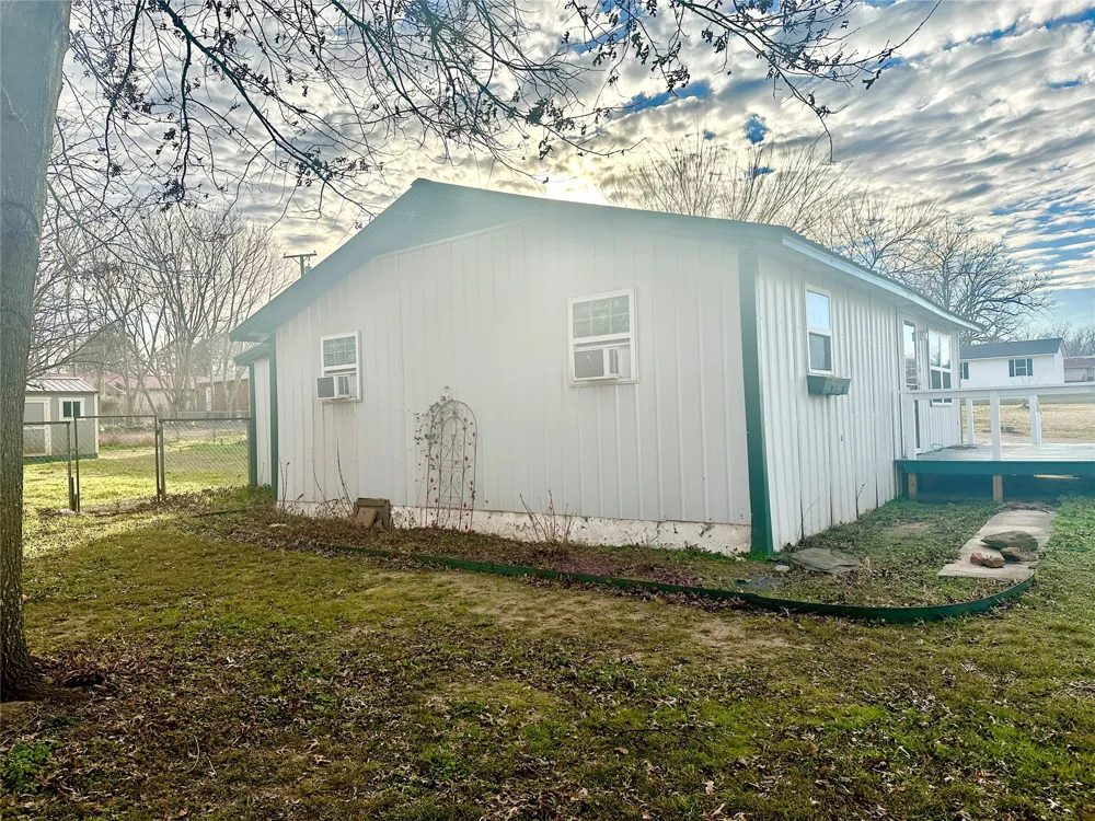 213 E 5th Stonewall, OK 74871