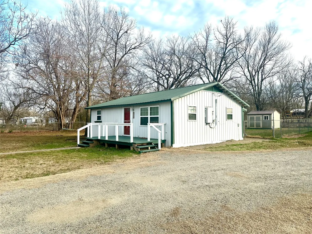 213 E 5th Stonewall, OK 74871