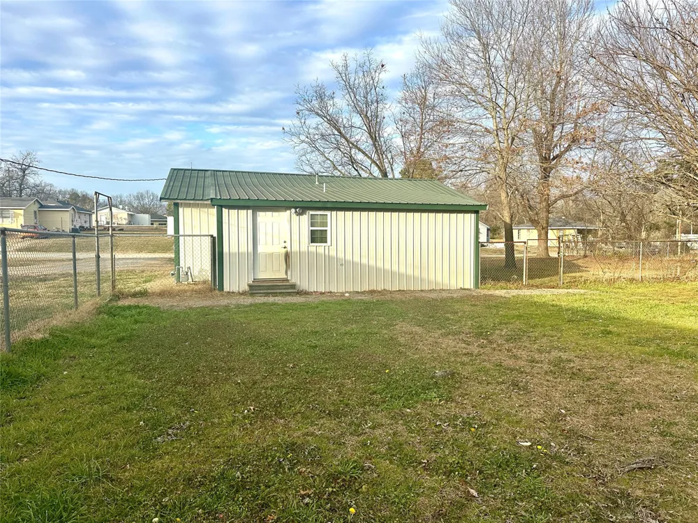 213 E 5th Stonewall, OK 74871